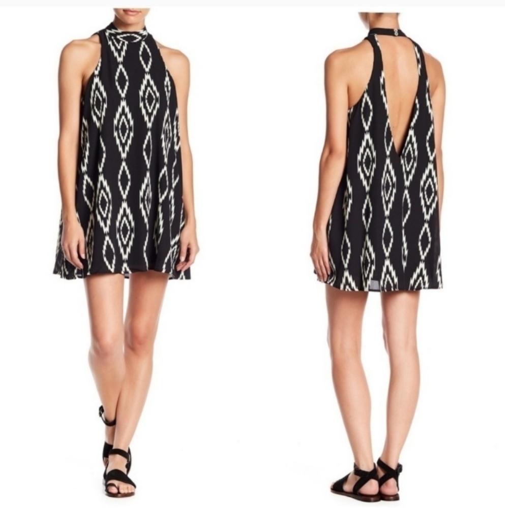 💙 Show Me Your Mumu V-Right back mini dress Smoke Signals Tribal Print